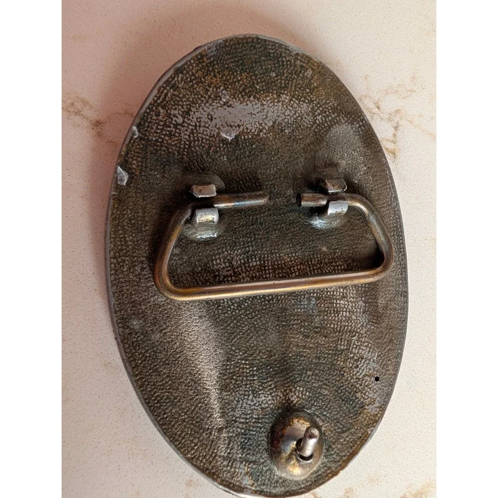 Unbranded vintage oval